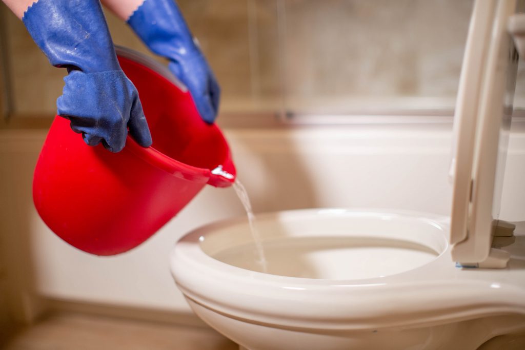 How to clean clogged toilet pipes in chicago